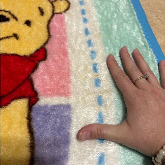 Vintage Disney Pooh and Piglet blanket - Picture 3 of 4